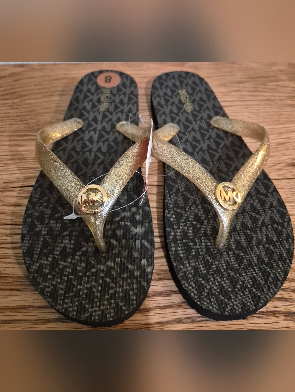 NWT Size 8 Michael Kors Jet Set Signature Flip Flops Brown/Gold Logo New! - Picture 2 of 4